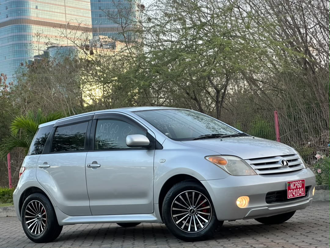 TOYOTA IST